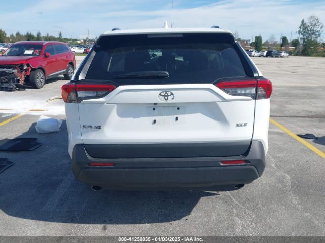 2T3W1RFVXRC267820 Toyota Rav4 Xle