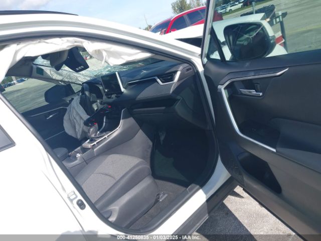 2T3W1RFVXRC267820 Toyota Rav4 Xle