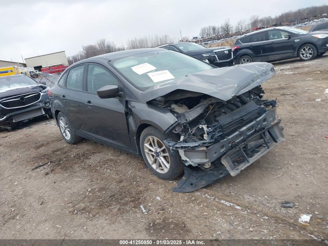 Ford FOCUS SE 2018 1FADP3F20JL258810 Image 1