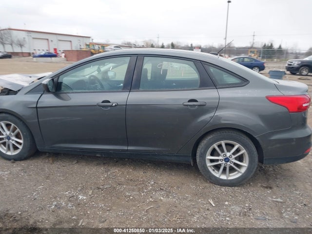 Ford FOCUS SE 2018 1FADP3F20JL258810 Image 14