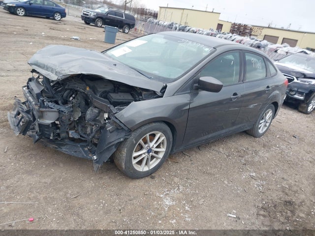 Ford FOCUS SE 2018 1FADP3F20JL258810 Image 2