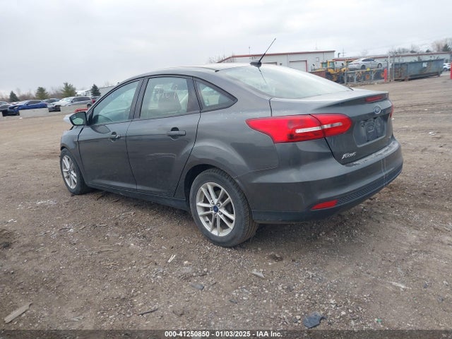 Ford FOCUS SE 2018 1FADP3F20JL258810 Image 3