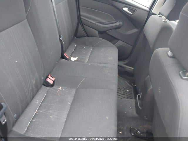 Ford FOCUS SE 2018 1FADP3F20JL258810 Image 8