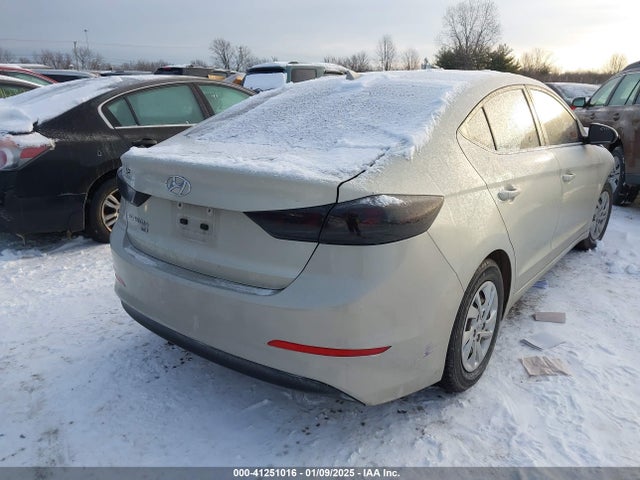 Hyundai ELANTRA SE 2017 KMHD74LFXHU095848 Image 16