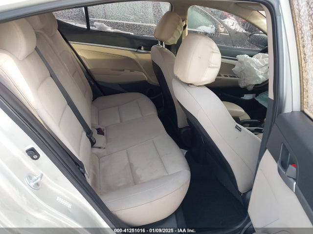 Hyundai ELANTRA SE 2017 KMHD74LFXHU095848 Image 8