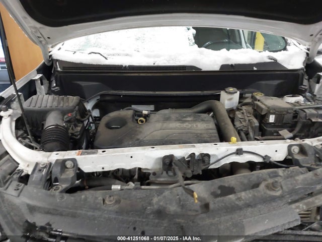 2GNAXSEV8J6252031 Chevrolet EQUINOX LT