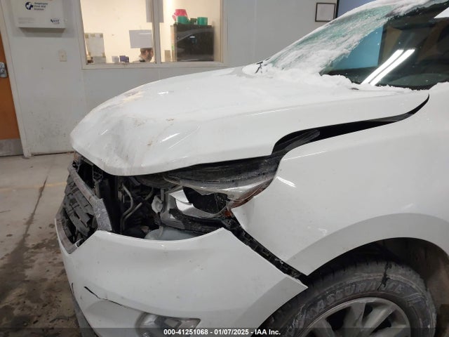2GNAXSEV8J6252031 Chevrolet EQUINOX LT