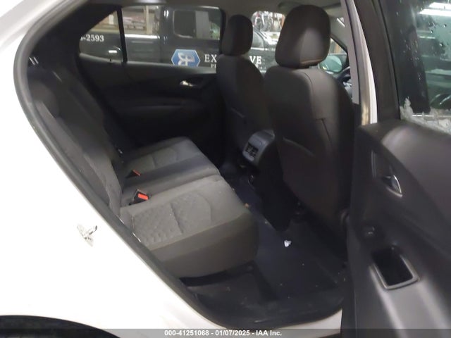 2GNAXSEV8J6252031 Chevrolet EQUINOX LT