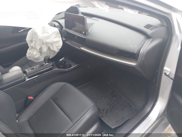 Toyota Prius Limited Awd-e 2023 JTDADABUXP3001132 Image 5