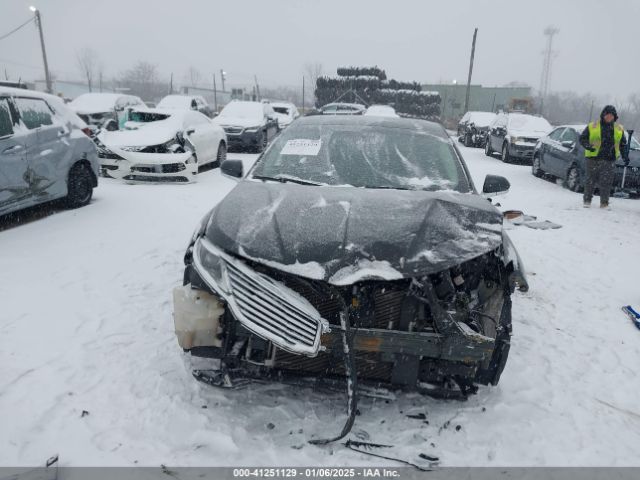 3LN6L2GK9ER824067 Lincoln MKZ