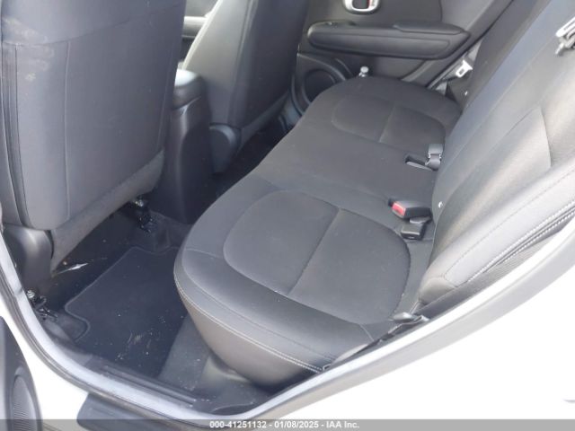 KNDJN2A28F7768035 KIA Soul