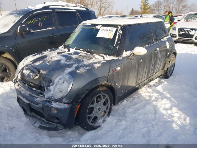 2005 MINI COOPER S WMWRE33435TG95024 Photo 1