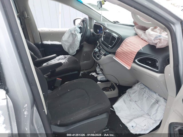 2C4RC1AG7JR104850 Chrysler PACIFICA L