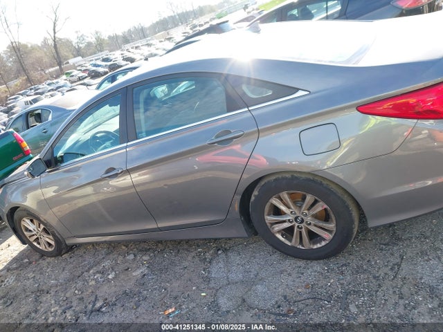 5NPEB4ACXEH935617 Hyundai SONATA GLS