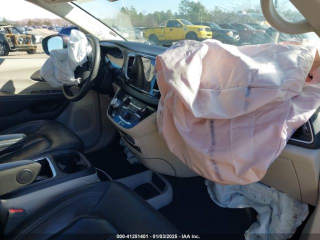 2C4RC1BG2NR114920 Chrysler Pacifica Touring L