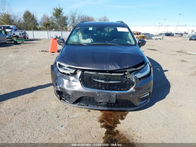2C4RC1BG2NR114920 Chrysler Pacifica Touring L