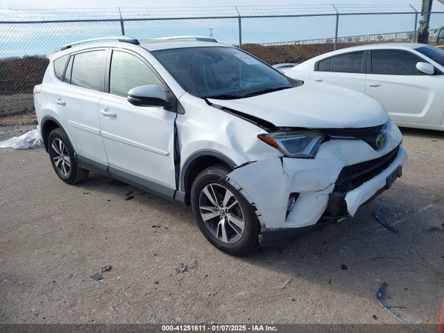 Toyota Rav4 Xle 2017 JTMWFREV5HD102934 Image 1