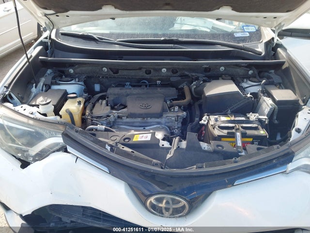Toyota Rav4 Xle 2017 JTMWFREV5HD102934 Image 10