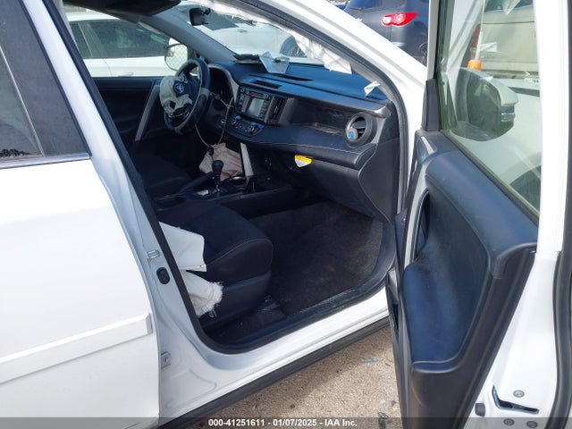 Toyota Rav4 Xle 2017 JTMWFREV5HD102934 Image 5