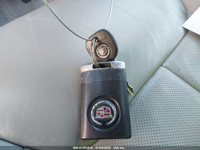 2009 CADILLAC DTS 1G6KD579X9U110187 Photo 10
