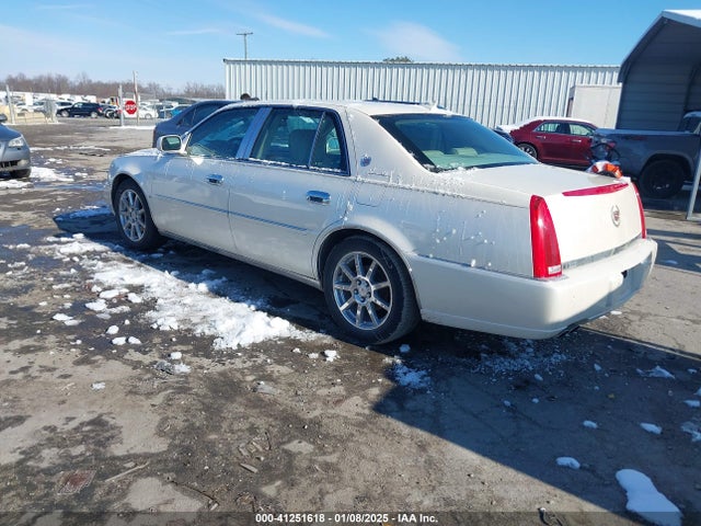 2009 CADILLAC DTS 1G6KD579X9U110187 Photo 2