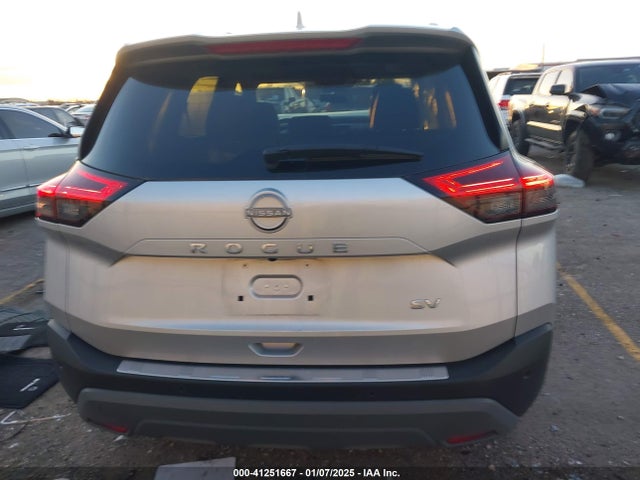 5N1BT3BA8PC892770 Nissan Rogue Sv Fwd