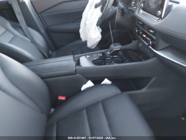 5N1BT3BA8PC892770 Nissan Rogue Sv Fwd