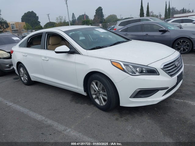 Hyundai SONATA SE 2017 5NPE24AFXHH543414 Image 13
