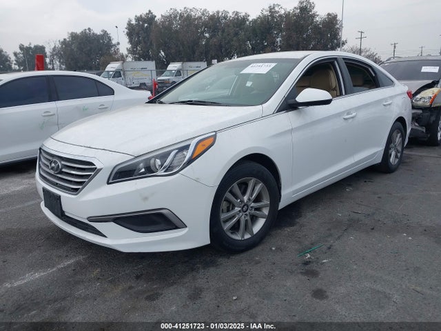 Hyundai SONATA SE 2017 5NPE24AFXHH543414 Image 2