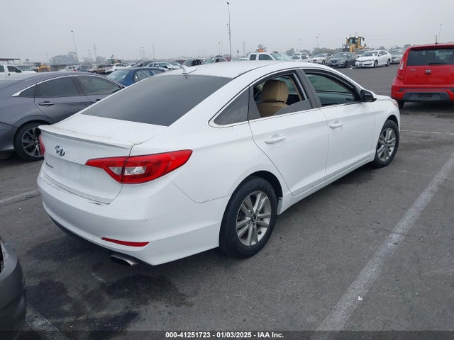 Hyundai SONATA SE 2017 5NPE24AFXHH543414 Image 4
