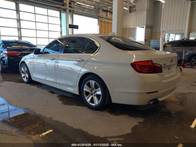2013 BMW 528I WBAXH5C5XDDW14643 Photo 2