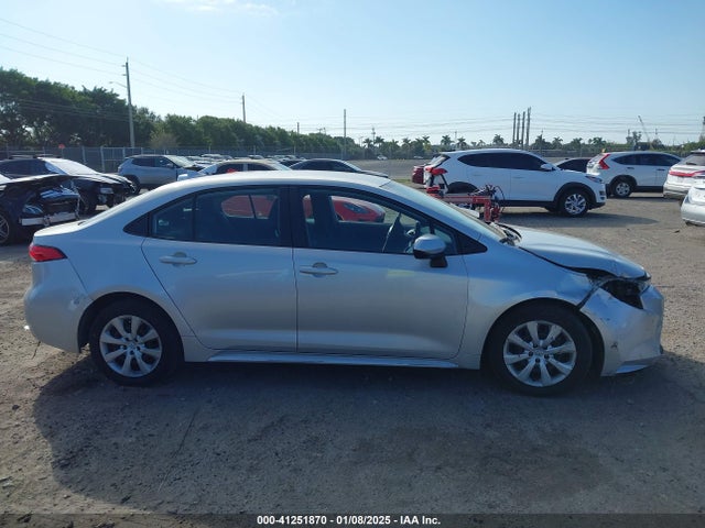 Toyota COROLLA LE 2022 5YFEPMAE7NP274117 Image 13