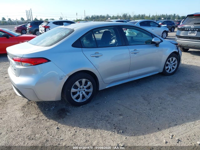 Toyota COROLLA LE 2022 5YFEPMAE7NP274117 Image 4