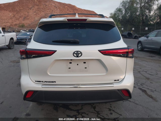 5TDHZRAH8LS510065 Toyota Highlander Xle