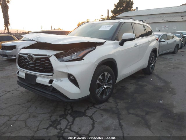 5TDHZRAH8LS510065 Toyota Highlander Xle
