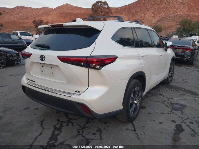 5TDHZRAH8LS510065 Toyota Highlander Xle