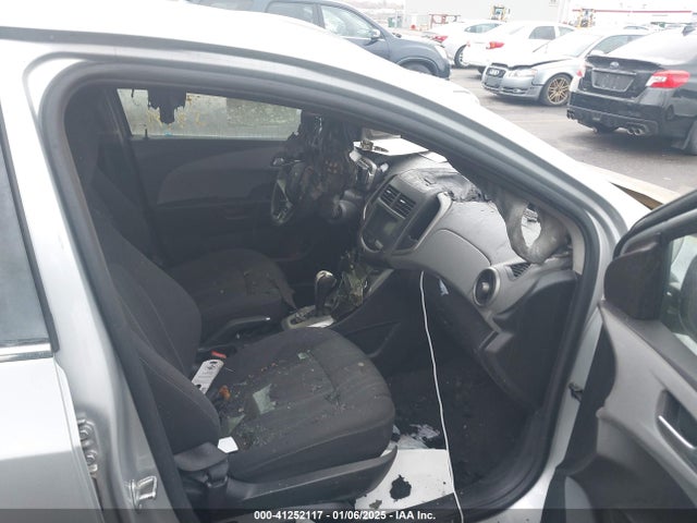 Chevrolet luw 2014 1G1JC5SH3E4167960 Image 5