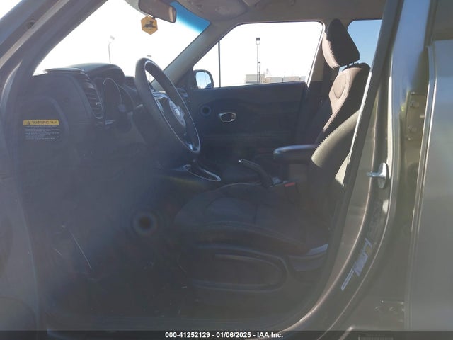 KNDJN2A22F7134106 KIA Soul