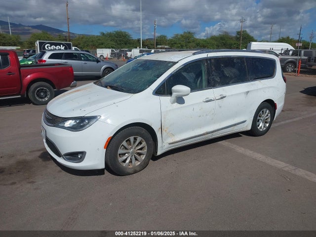 Chrysler Pacifica Touring L 2018 2C4RC1BG1JR185858 Image 2