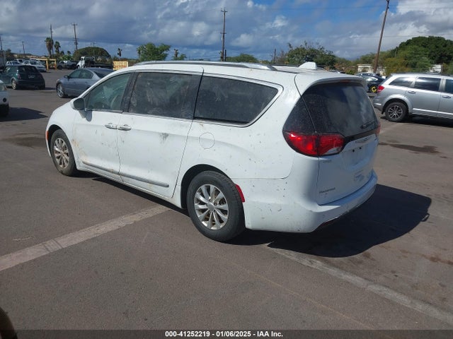 Chrysler Pacifica Touring L 2018 2C4RC1BG1JR185858 Image 3