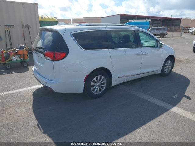 Chrysler Pacifica Touring L 2018 2C4RC1BG1JR185858 Image 4
