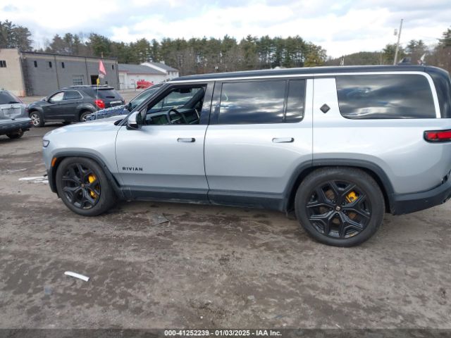 7PDSGABA4PN011007 Rivian R1s Adventure