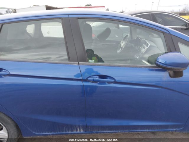 3HGGK5H46JM727379 Honda FIT LX