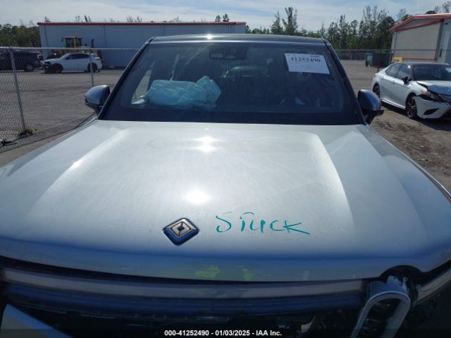 7PDSGBBA8SN046891 Rivian R1s Adventure