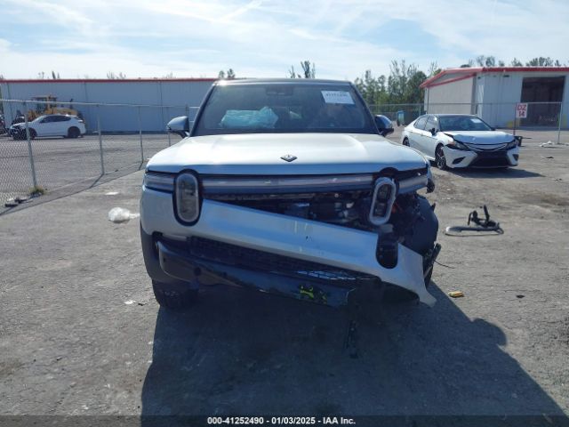 7PDSGBBA8SN046891 Rivian R1s Adventure