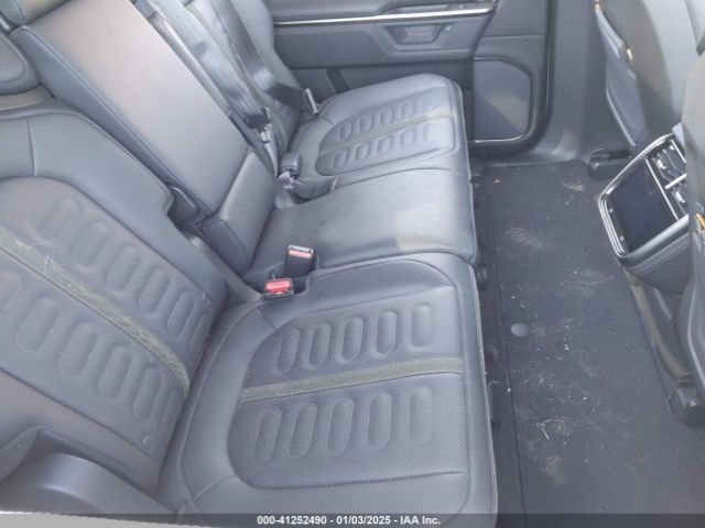 7PDSGBBA8SN046891 Rivian R1s Adventure