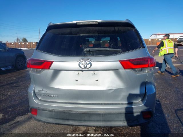5TDBZRFH7JS496624 Toyota Highlander Le