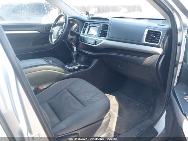 5TDBZRFH7JS496624 Toyota Highlander Le