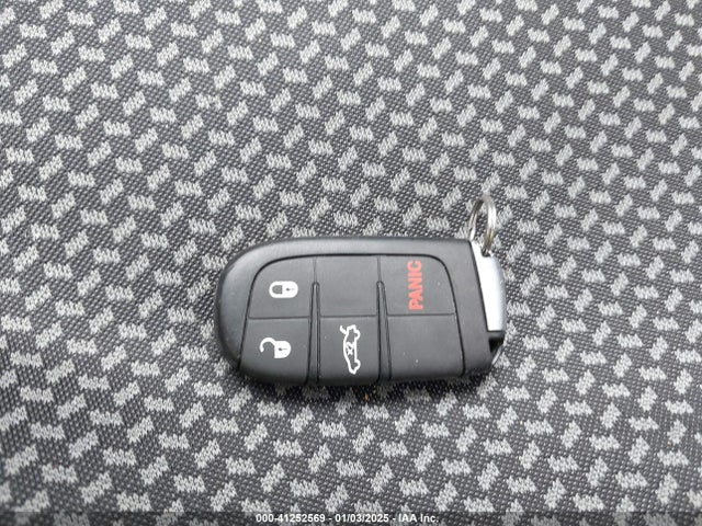 1C3CCCAB7FN752980 Chrysler 200 Limited