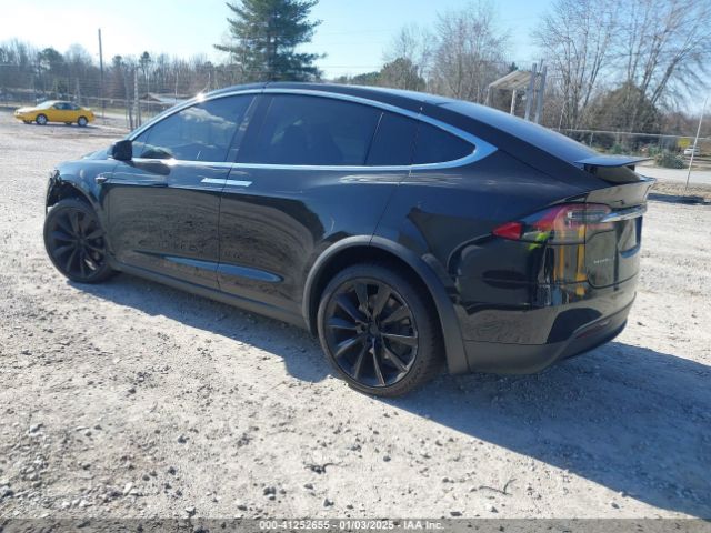 2018 TESLA MODEL X 5YJXCBE23JF104397 Photo 2